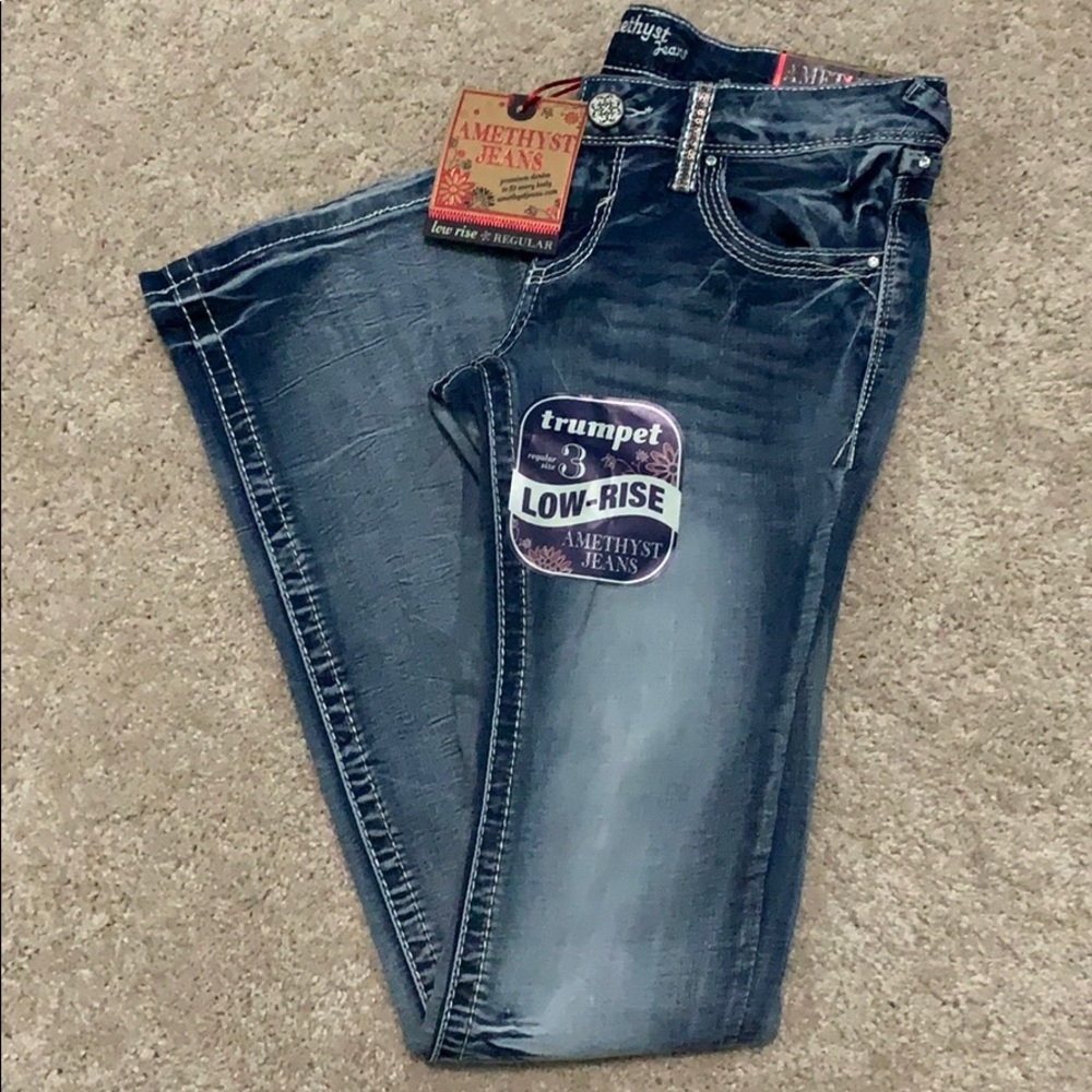 Amethyst Jeans Juniors Low Rise Regular Size 3 NWT